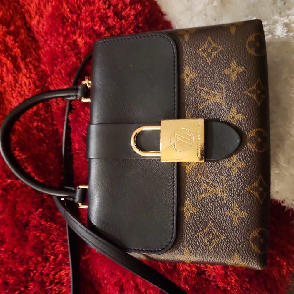 lv purse